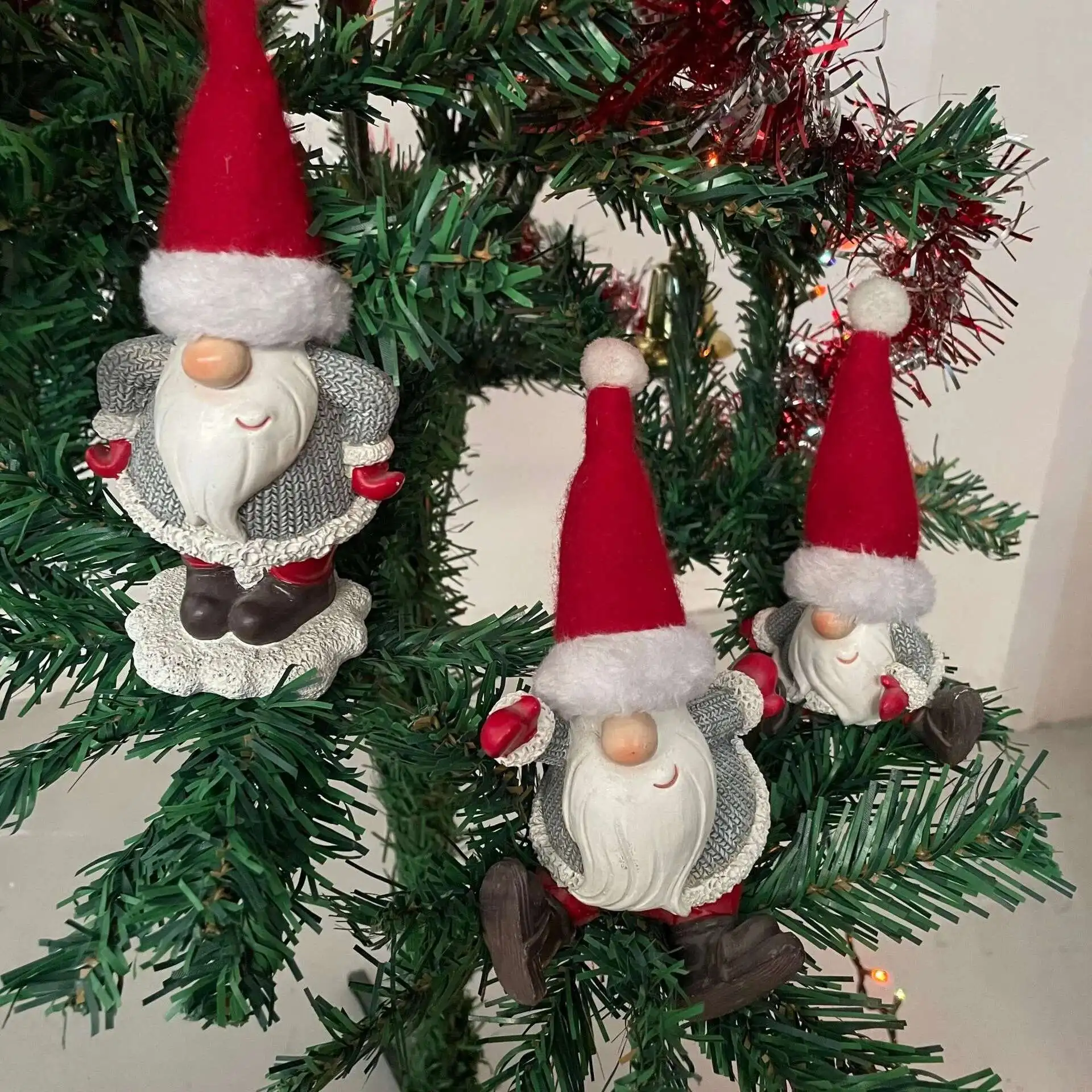 

Christmas New Product Christmas Plush Hat Dwarf Old Man Christmas Creative Home Courtyard Decoration Resin Crafts