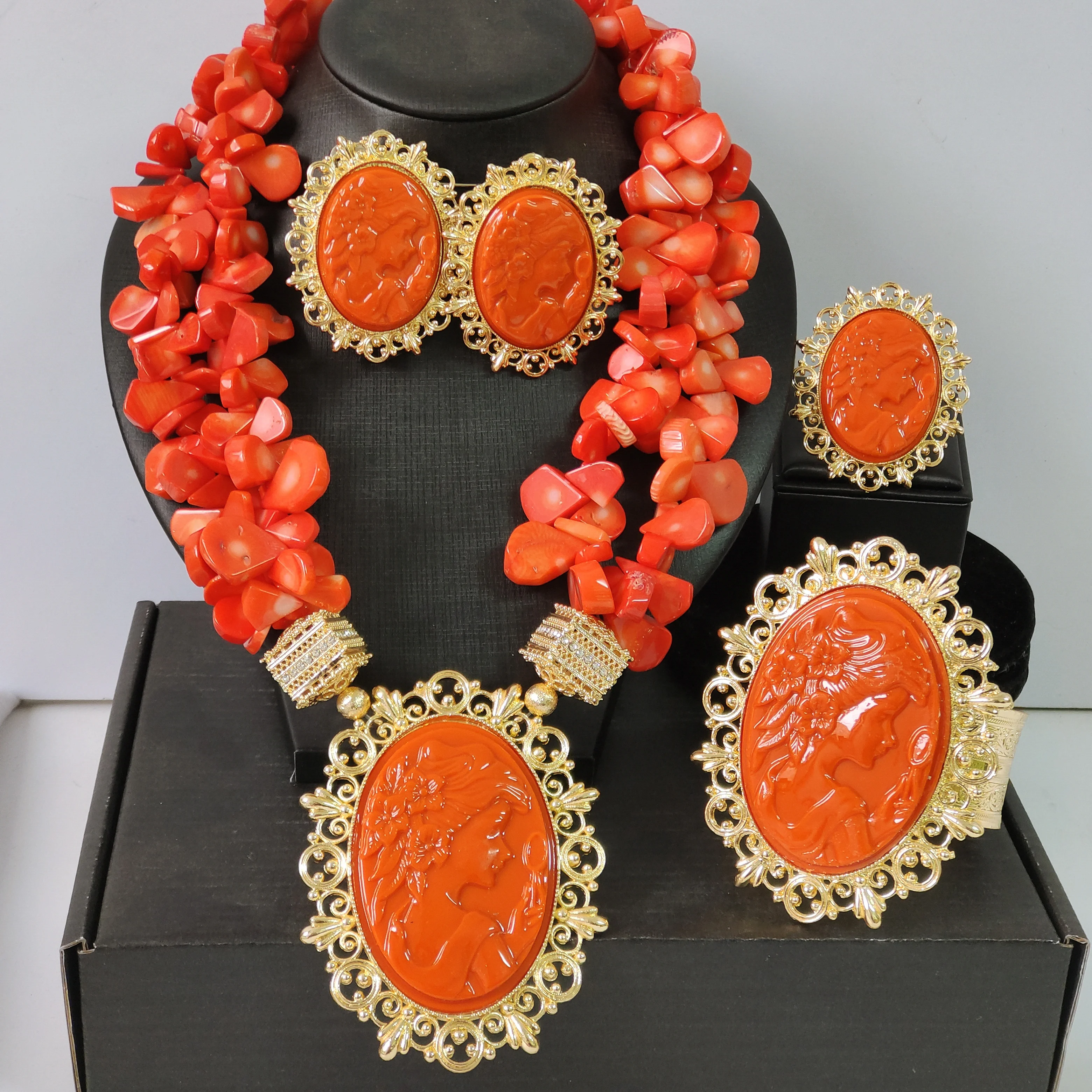 

Original Coral Beads Jewelry Set for Woman