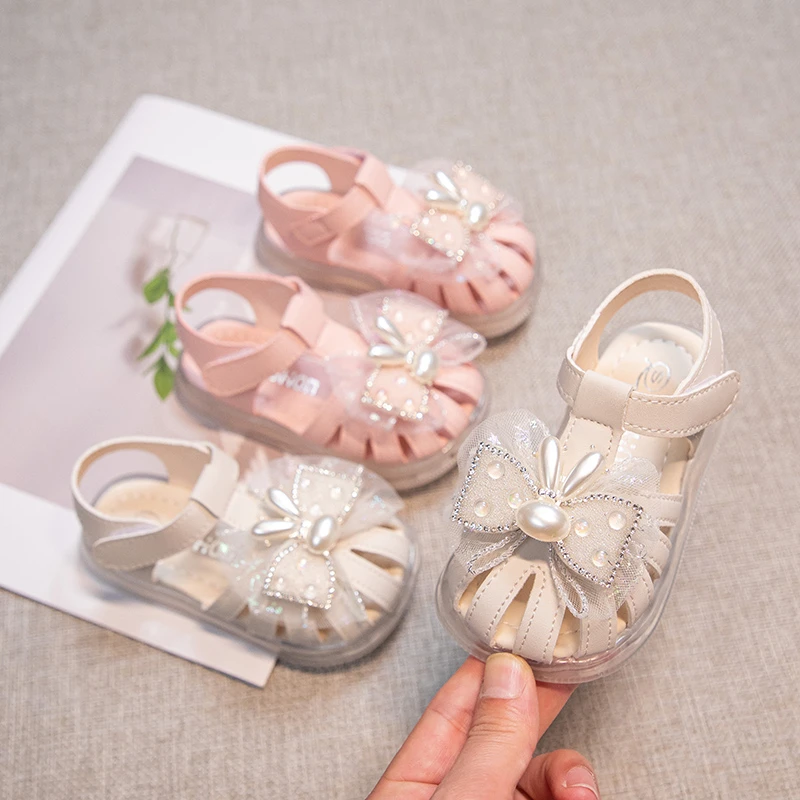 

Baby Girls Closed-toe Sandals with Cute Rabbit 2026 New Summer Toddler Beach Shoes Non-slip Comfort First Walker Outdoor Play