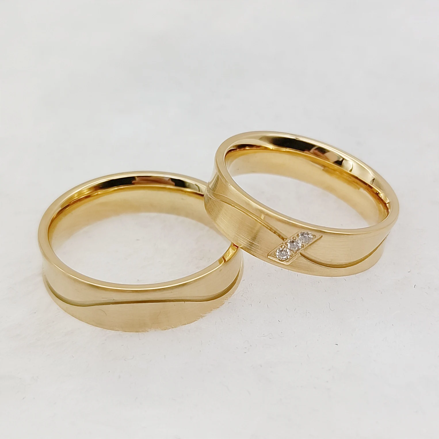 ชุดแหวนแต่งงานสำหรับคู่รักชุบทอง24K ดีไซเนอร์แฟชั่นล่าสุดเครื่องประดับสแตนเลสคำแถลงแหวนคู่รัก