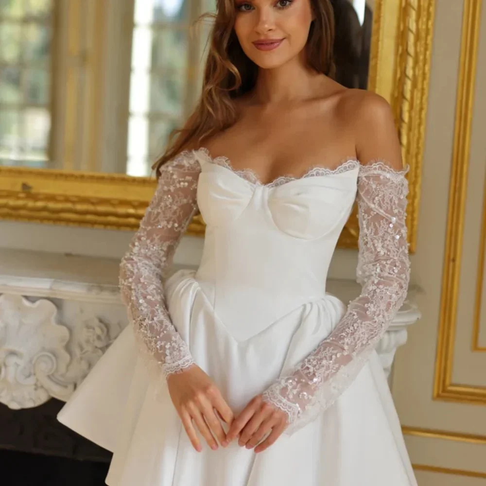 Mini Customized White Lace Long Sleeves Strapless فساتين حفلة موسيقية Short Skirt Serene Hill Dresses Satin Wedding Dress 2025