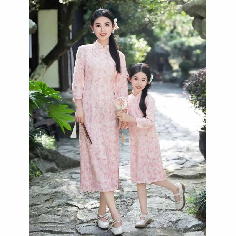 Mother Daughter Matching Cheongsam Dress Chinese Style Pink Floral Qipao Parent Child Family Outfit for Party Photoshoot Wear