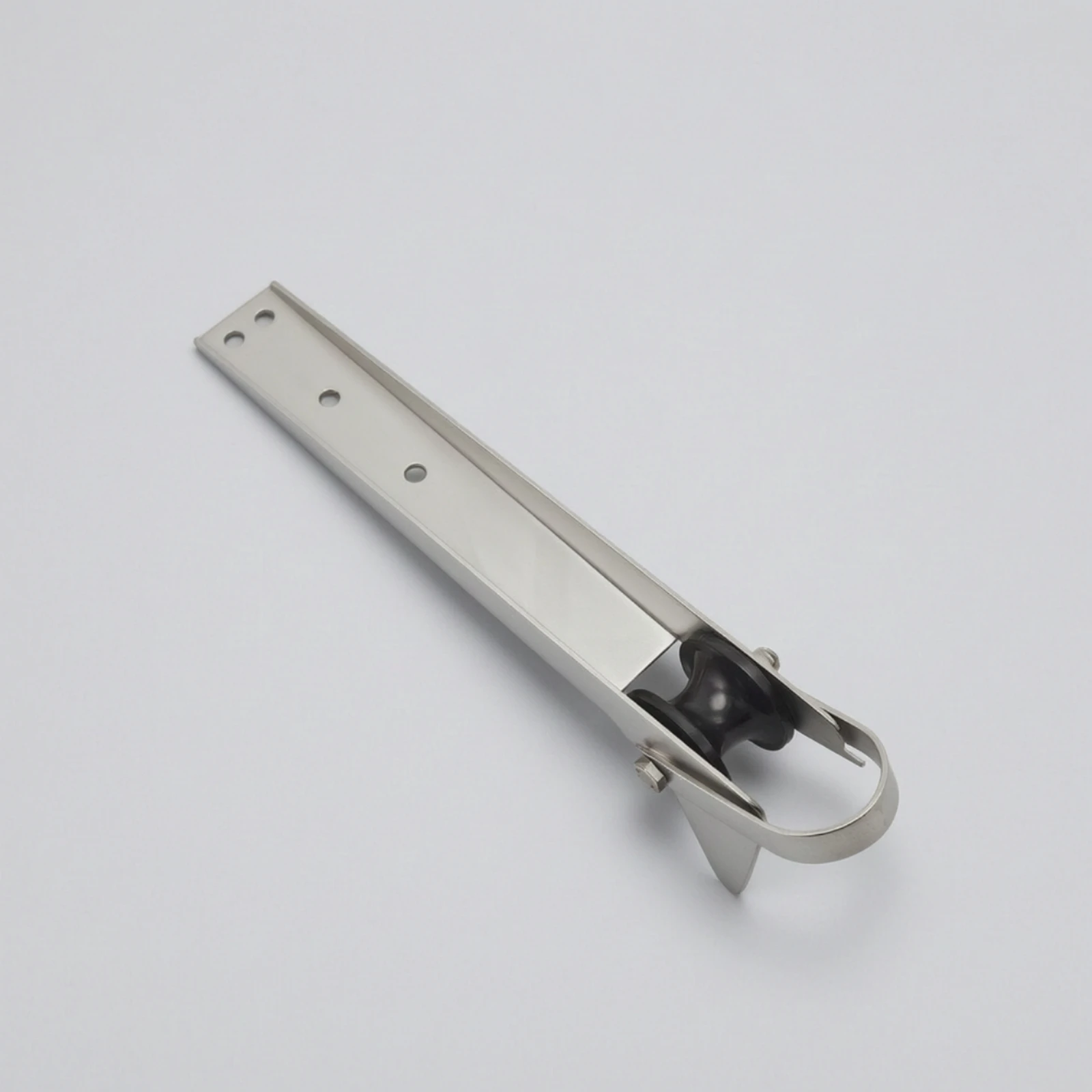 Boat Bow Hardware Polished Bow Anchor Guide with Grooved Roller for Yacht Refitting Projects
