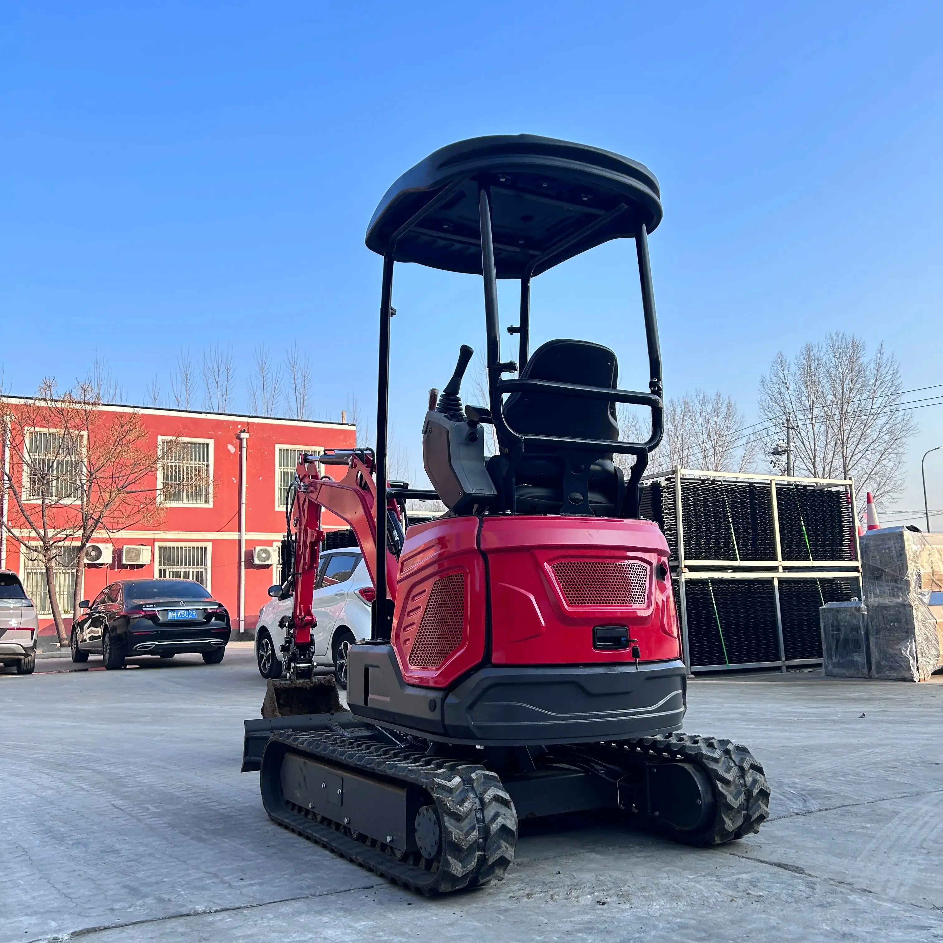 Excavator Mini 1.2-ton Compact Mini Excavator with Side Swing Function and Multiple Accessories