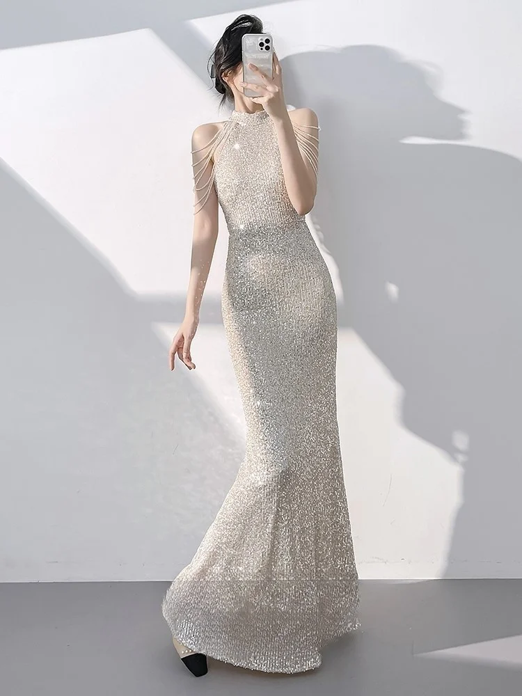 

Champagne-colored banquet style light luxury niche host's coming-of-age ceremony fishtail sequined dress