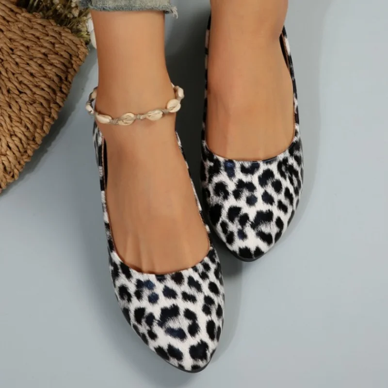 2024 New Arrival Women Pointed Toe Beautiful and Fashion Summer Shoes Flat Ballerina Comfortable Casual Women Shoes