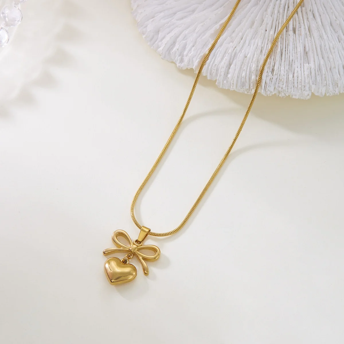 Edelstahl Klassische Bowknot Herz Quaste Anhänger Halskette Für Frauen Männer Temperament Retro Gold Farbe Bogen Choker Schmuck Geschenk
