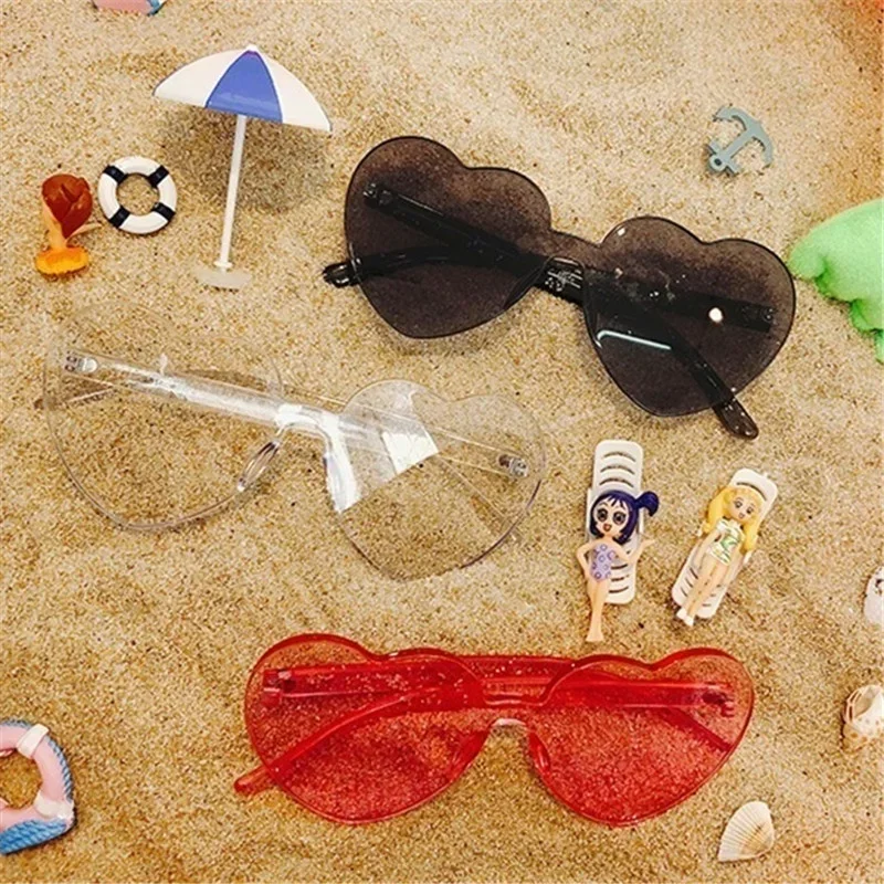 Love Heart Frame Sunglasses for Man Women Boy Girl Brand Designer New Fashion Cute Retro Sun Glasses Travel Party Eyewear