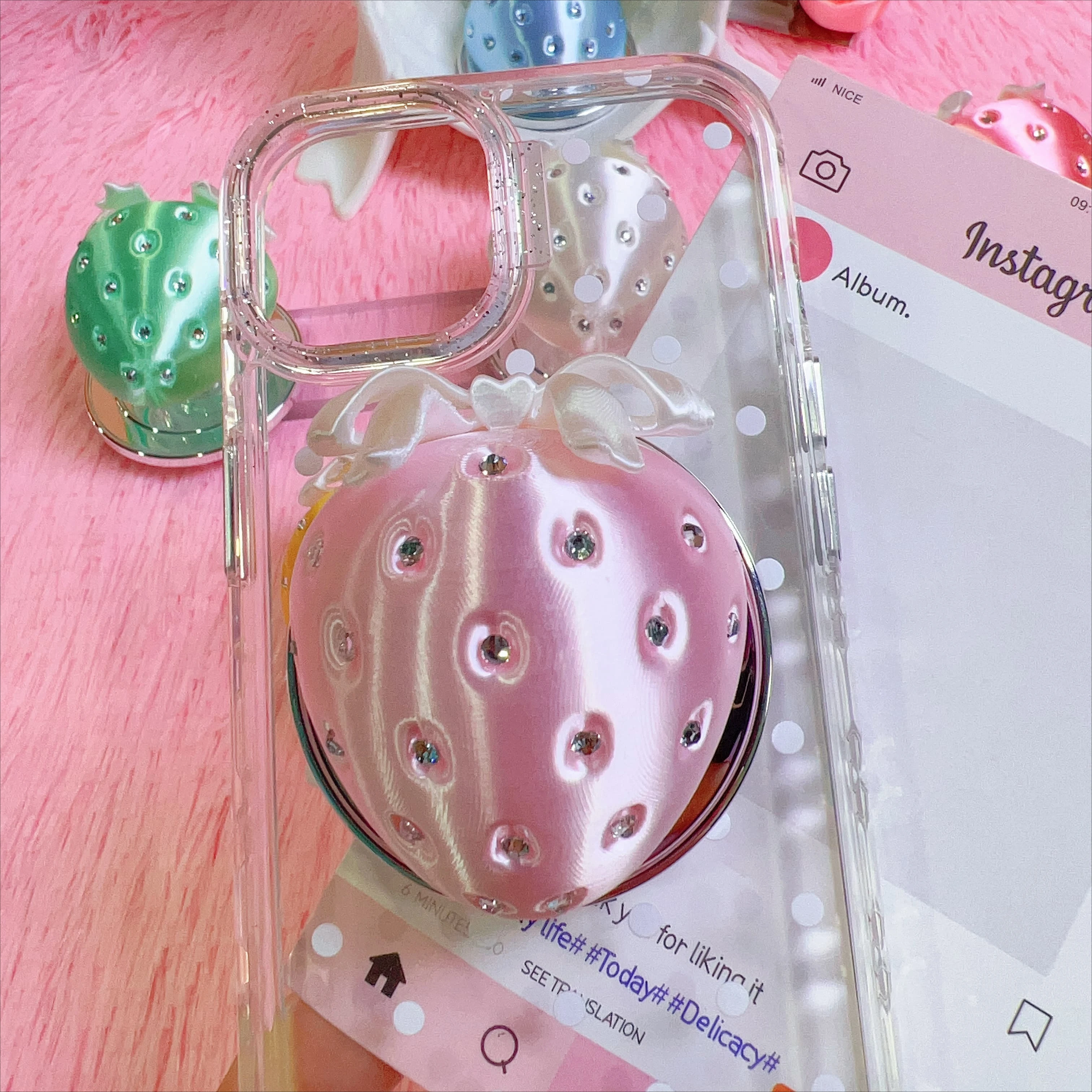 Strawberry Huller - ที่วางโทรศัพท์รูปสตรอว์เบอร์รี่ 3 มิติ สไตล์เกาหลี สำหรับเคสมือถือ Magsafe
