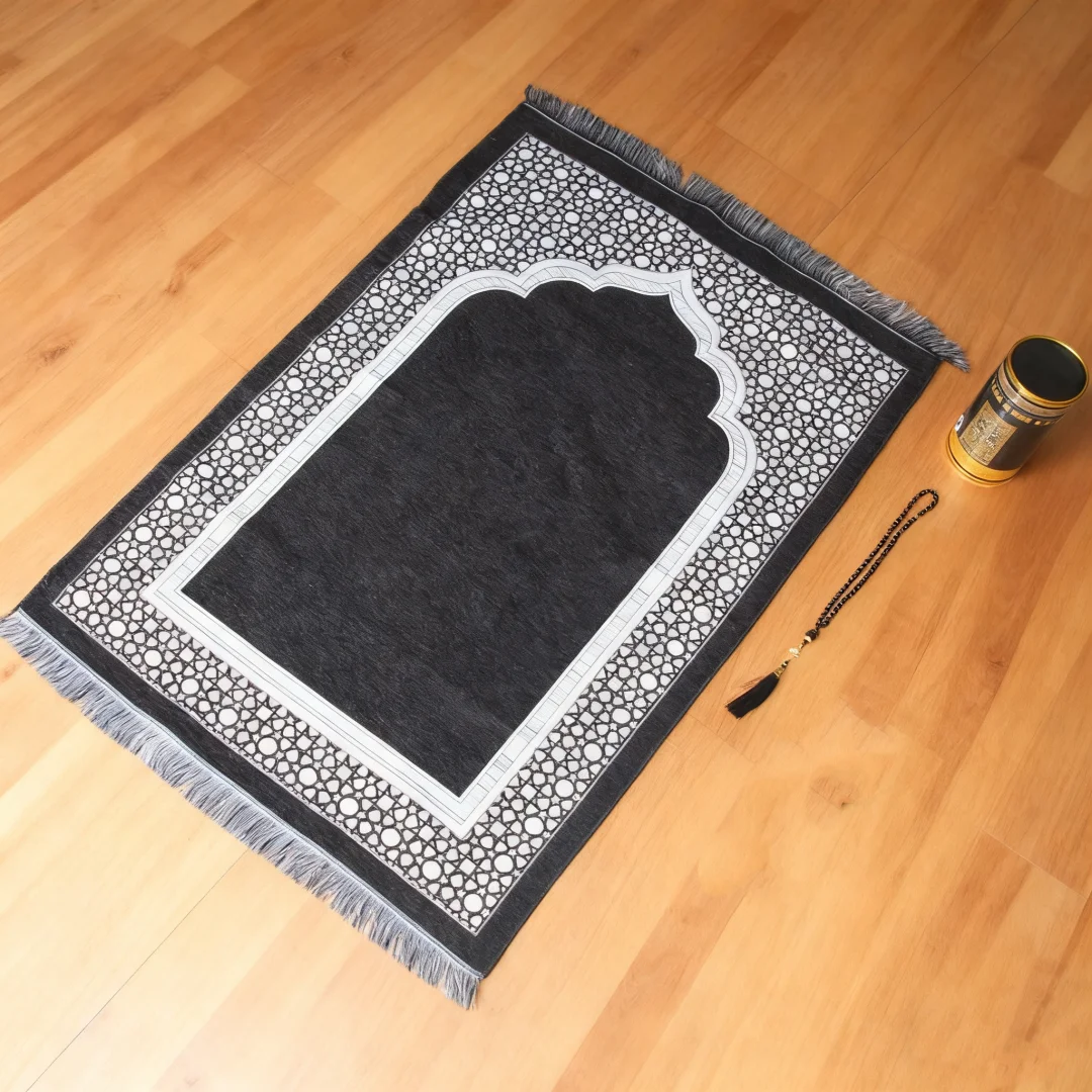 Arch-shaped white dot chenille prayer rug paired with a cylindrical storage gift box containing 99 prayer beads