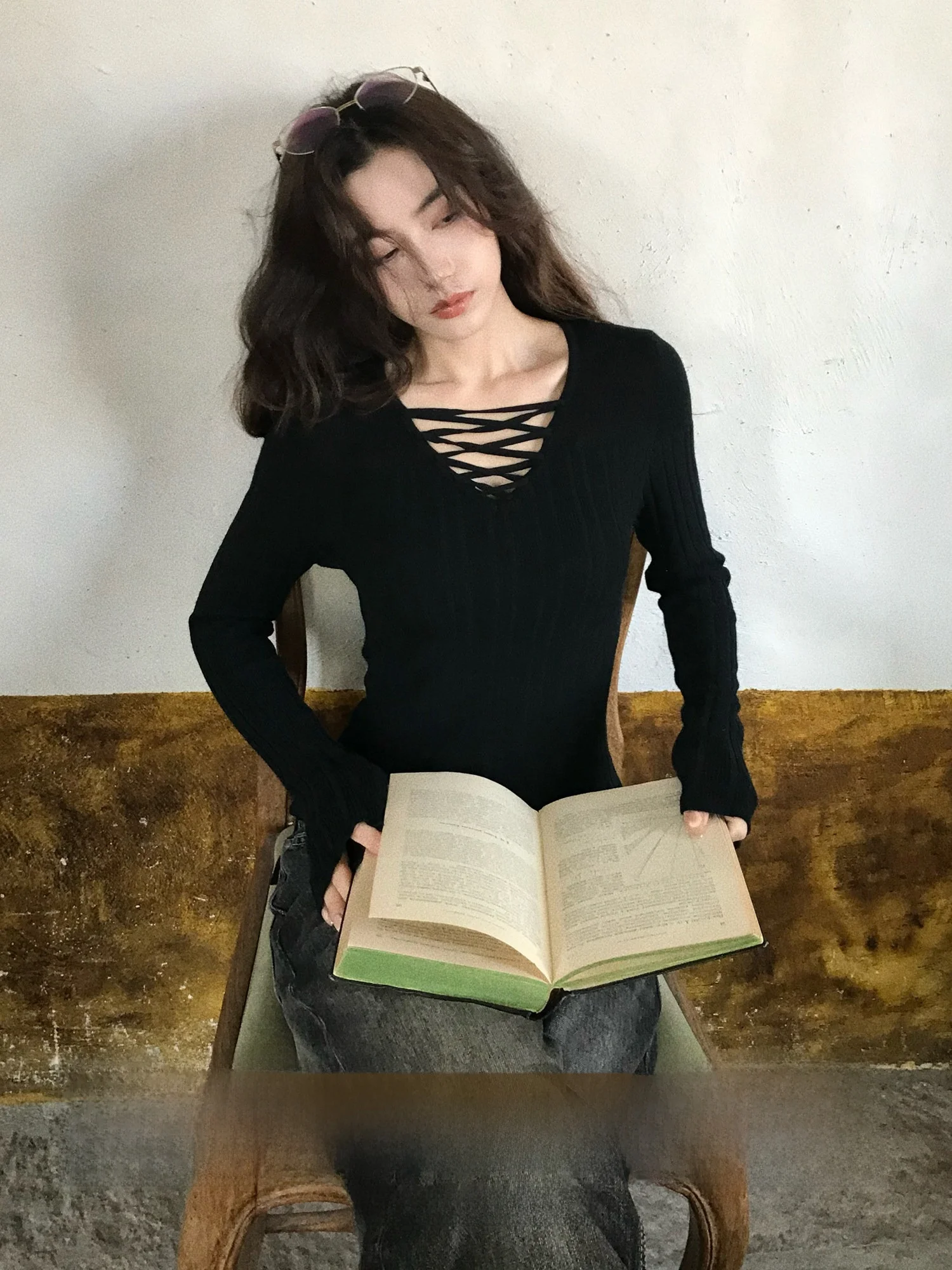 

Artistic Knitted Top Women's Slim Fit V-Ne Cross Tie Ba Hollow out Long Sve Soft Polyester Blend Spring Faion