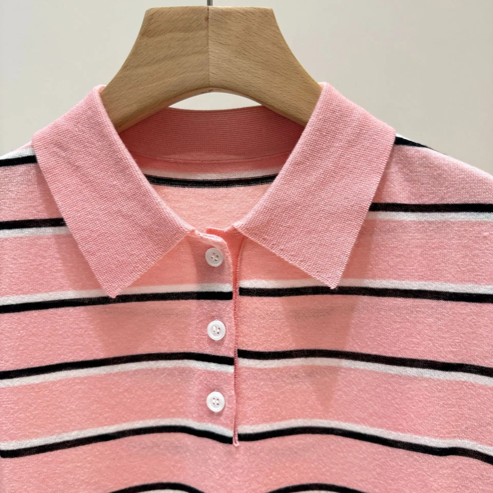 

New Spring/Summer Pink Striped Polo Collar Knitted Short-Sleeve Top For Women - Elegant, Versatile, And Slimming