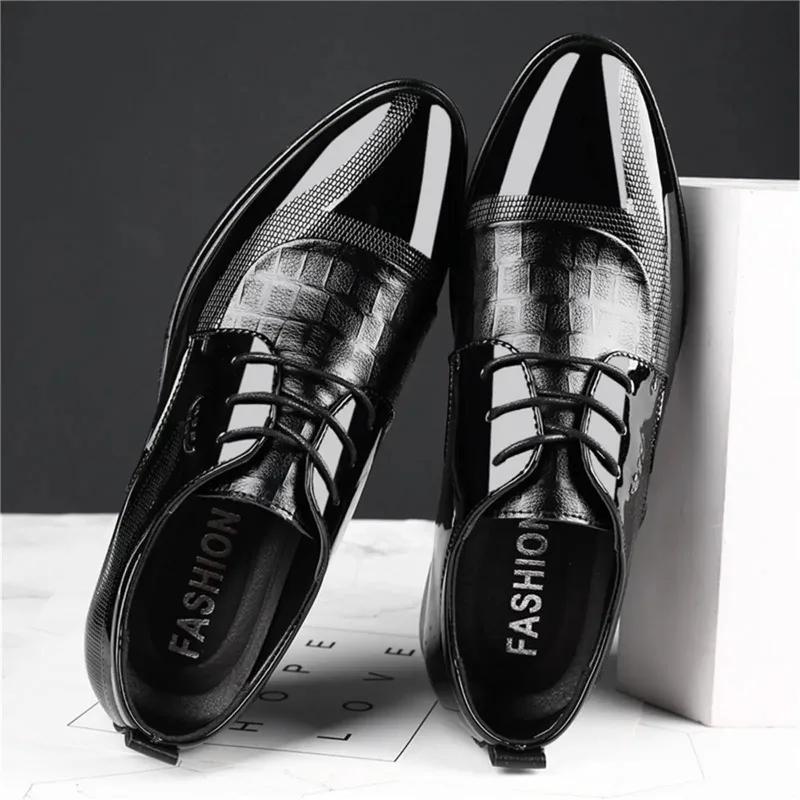 

High-end Men Dress Shoes Formal Business Oxford Block Patent Leather Lace-up Comfortable Pointed Shoes for Men Zapatos De Hombre