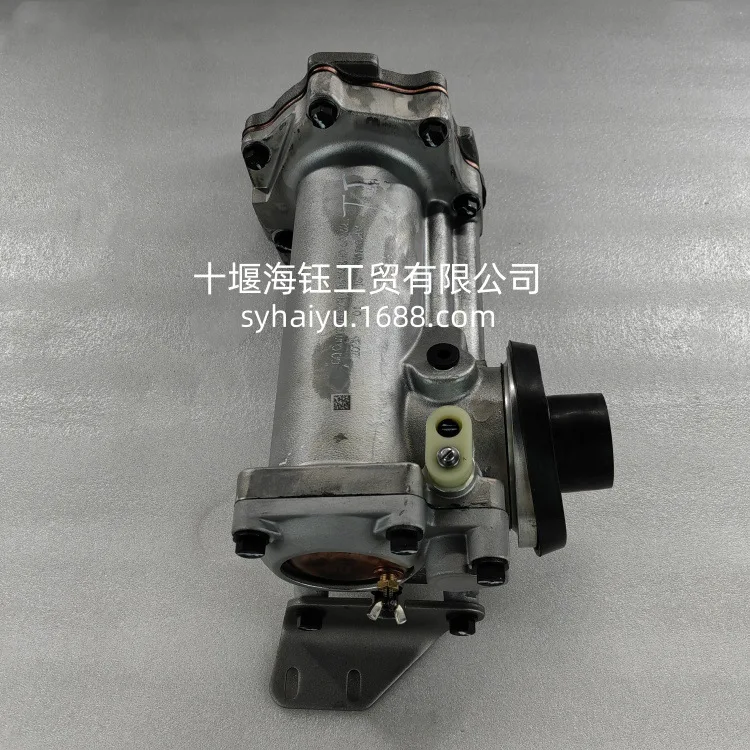 

Горячая распродажа: Маслоохладитель в сборе для двигателей Cummins NT855, номер детали 4061462, применимо в Чунцине.