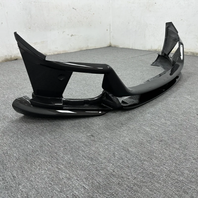 

OEM Style Front Diffuser Upgrade for Ferrari FUV Purosangue, High-quality 3K Plain Weave Dry Carbon Fiber Front Lip Car Kit
