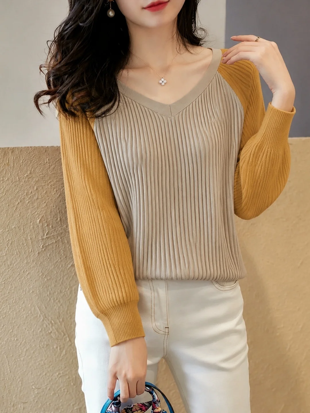 Fall 2026 New Arrival Color Block Long Sleeve V-Neck Knitwear Gentle Style Fashionable Age-Defying Korean Version Straight Cut