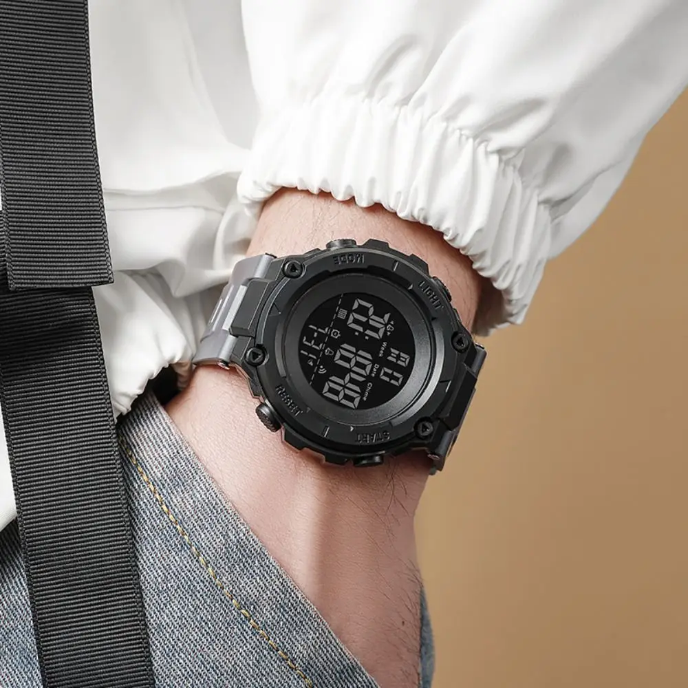 빛나는 알람 시계가있는 간단한 다기능 전자 시계 캐주얼 디지털 시계 LED 스크린 손목 시계 야외 스포츠