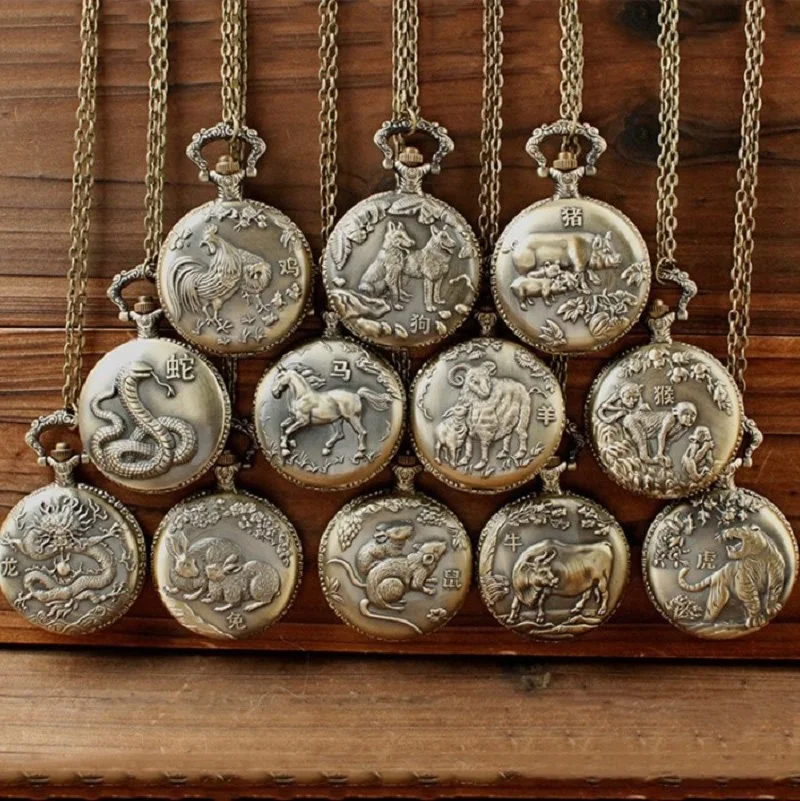 Nowy modny zegarek kieszonkowy z wyciętymi kieszonkami z dwunastoma znakami zodiaku na łańcuszku Naszyjnik z pamiątkowymi prezentami