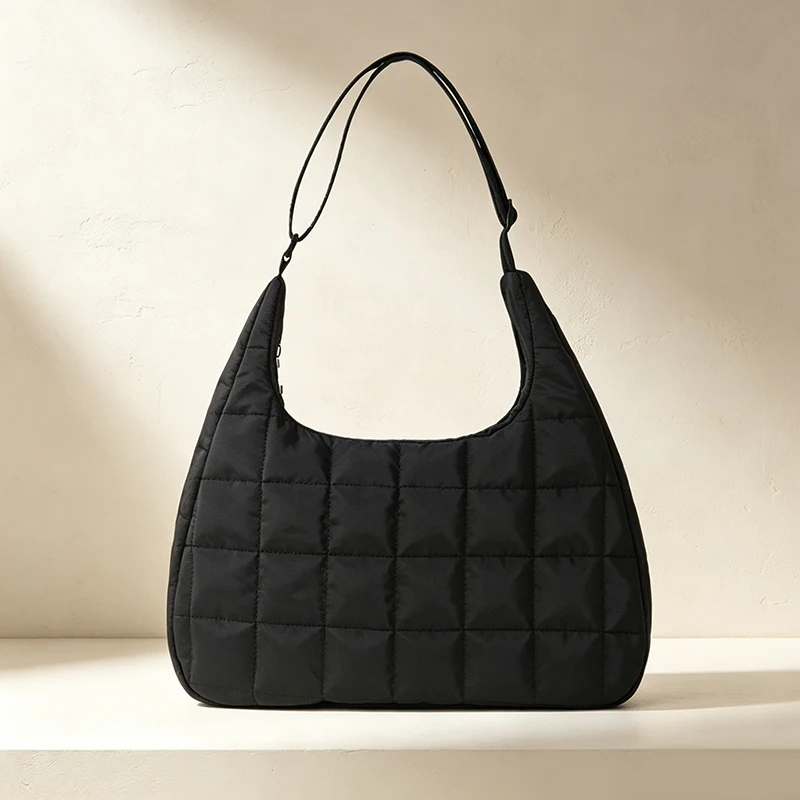 Minimalistische, gesteppte, voluminöse Tragetasche, modische Damen-Handtasche im Hobo-Stil, große Kapazität, gepolstert, tragbar, Winter-Schultertasche für den täglichen Gebrauch. – Detail 5