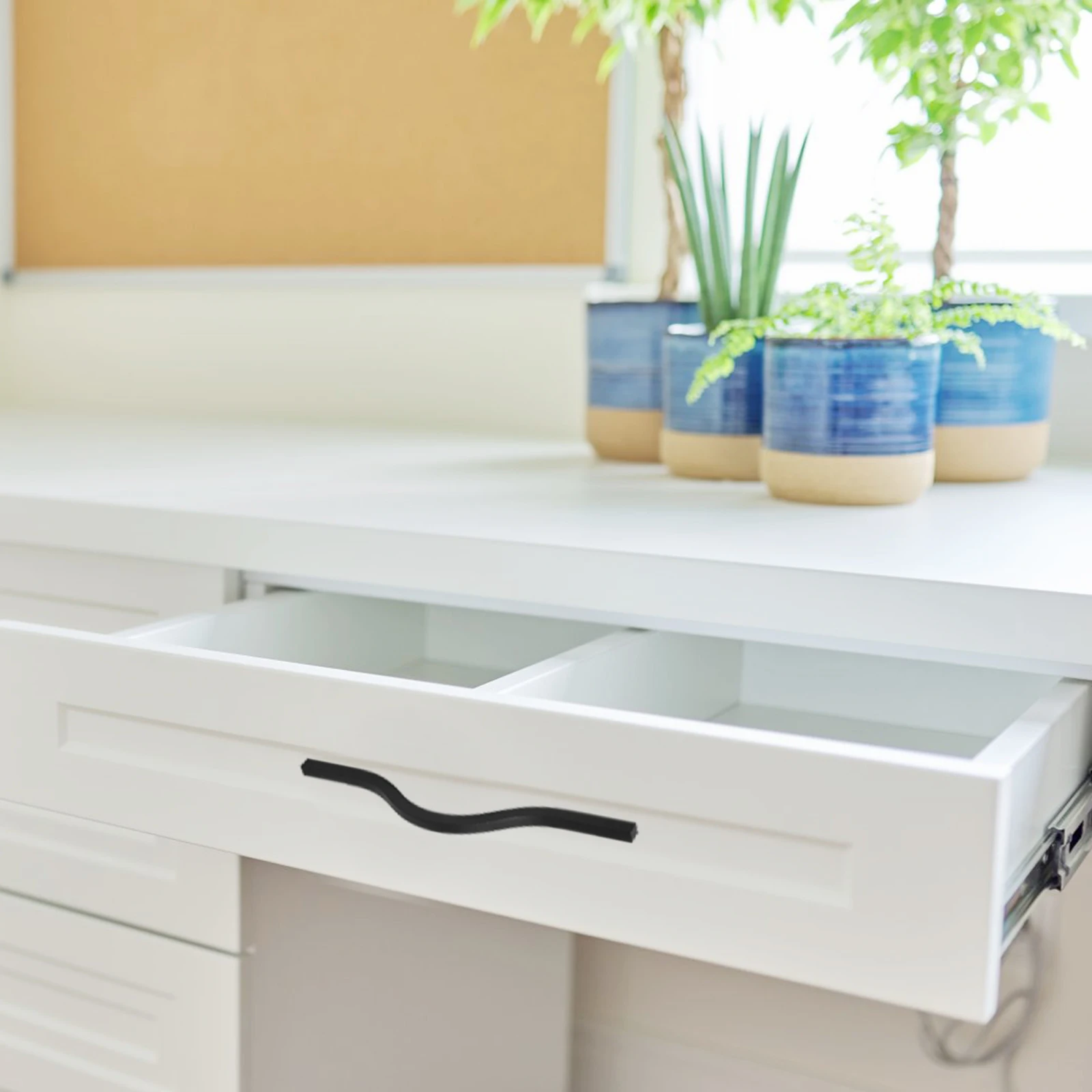 

2Pcs Smooth Touch Cabinet Handles Versatile Metal Pulls for Kitchens Bathrooms Bedrooms Drawer Pull Handle Metal Handle