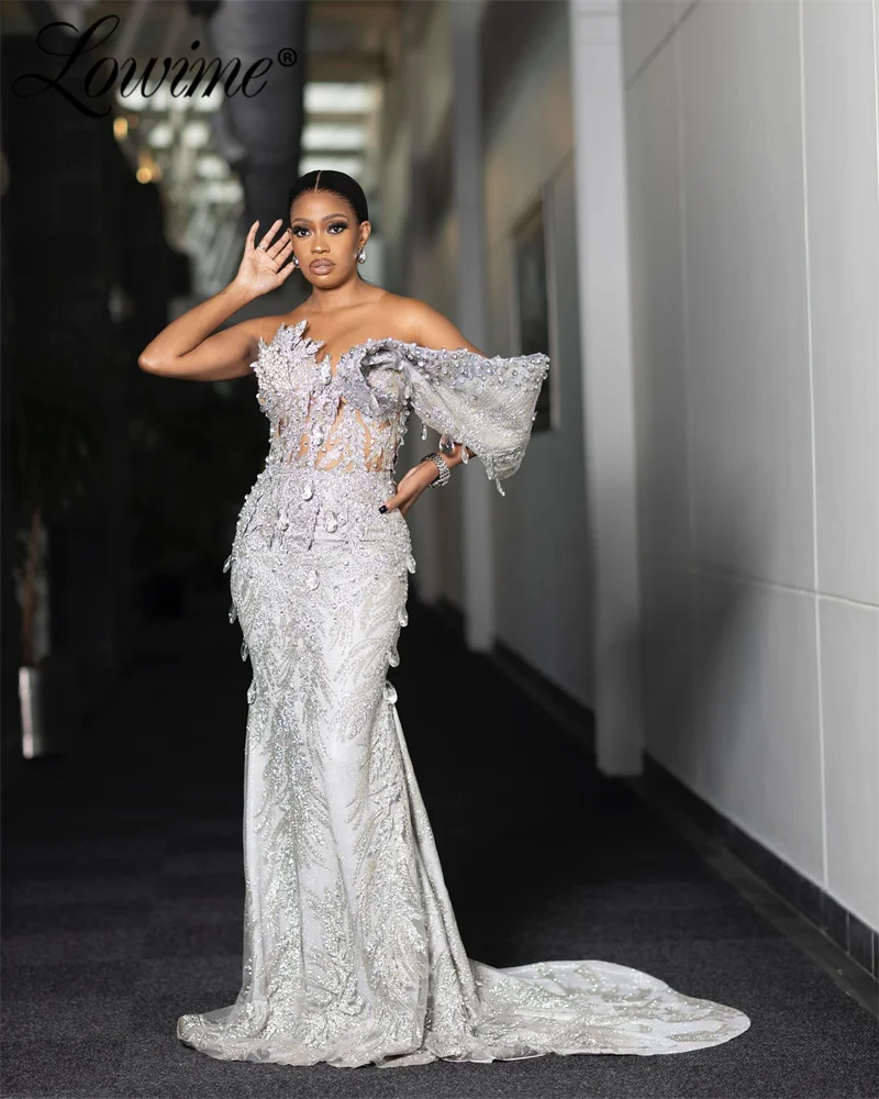 2024 Silver Celebrity Dresses Off The Shoulder Mermaid Customize Evening African Prom Dress Applique Crystals Arabic Party Gowns