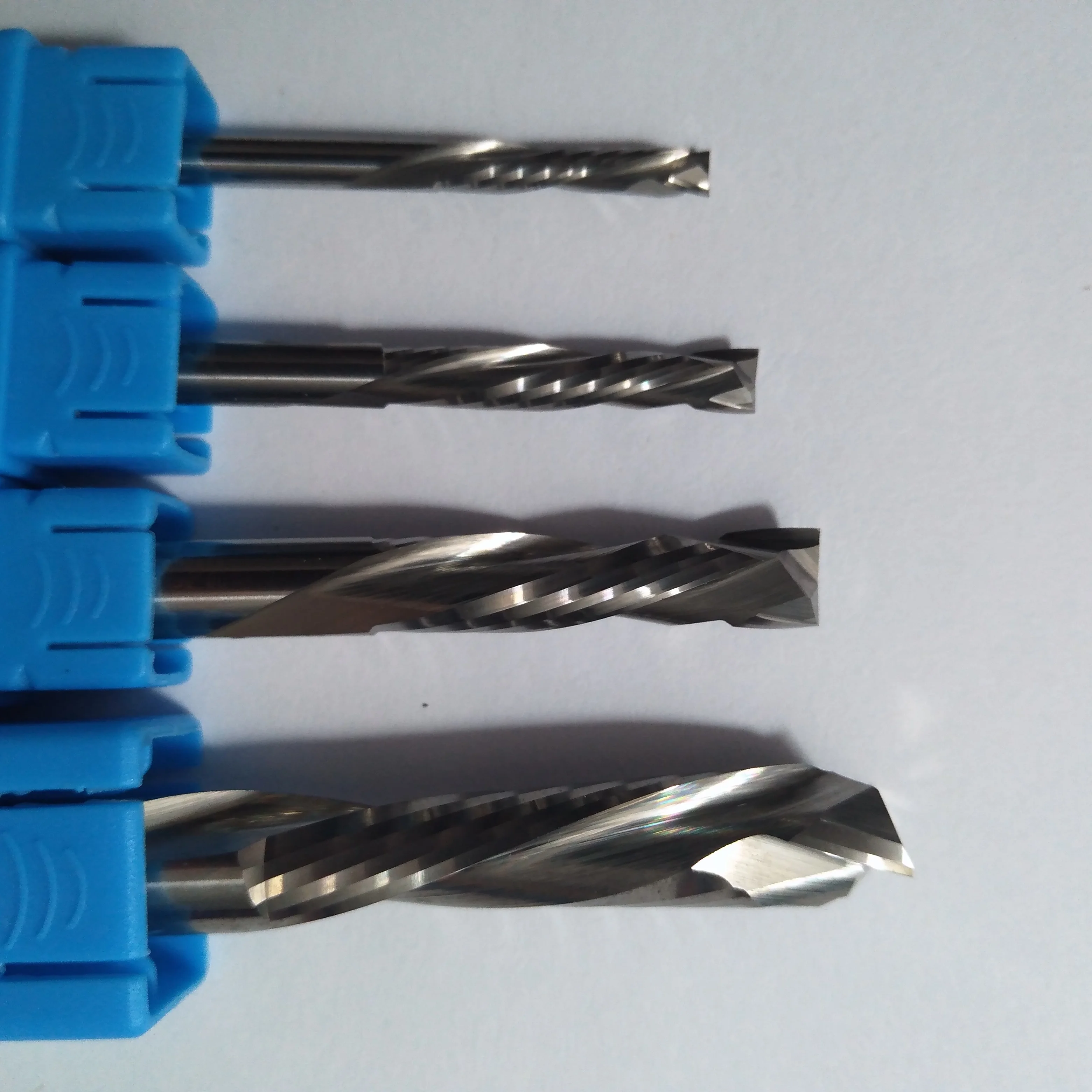 Jerray-3.175mm(1/8 بوصة) ، 4 مللي متر ، 6 مللي متر ، 6.35 مللي متر (1/4 بوصة) ، 8 مللي متر كربيد صعودا وهبوطا نهاية مطحنة ، نك طحن بت التوجيه للخشب ، HRC55 ، 2 الناي ، 10 مللي متر