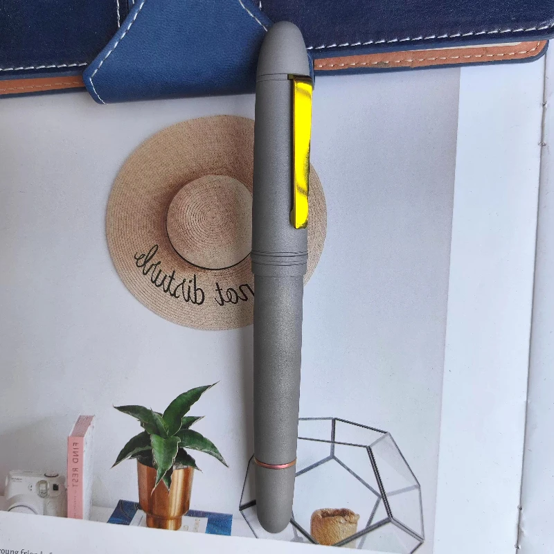 

2025 New Pens Balaoye Titanium Alloy Fountain Pen Jinhao Nib No.8 F 0.5mm Nib Ink Pen Writing Business Office Luxury Gifts