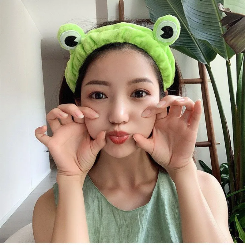 

Plush Cartoon Green Women's Headband Specially Designed for Face Washing Hair Bundle Cute Daily Winter Hair Accessories for Girl