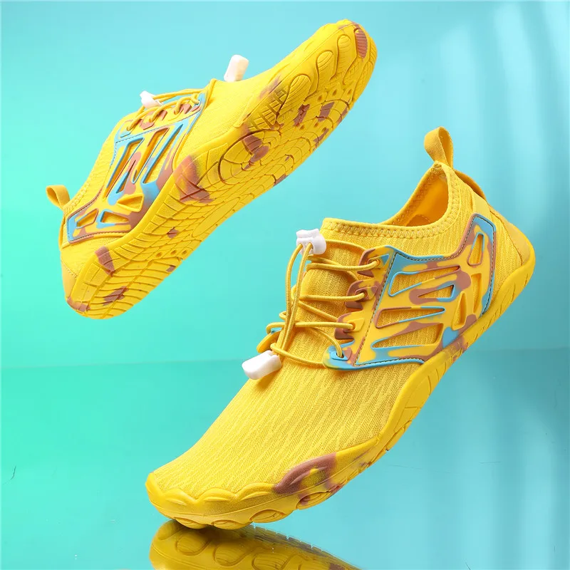 Outdoor wading shoes new lovers outdoor swimming shoes multifunctional indoor fitness shoes.