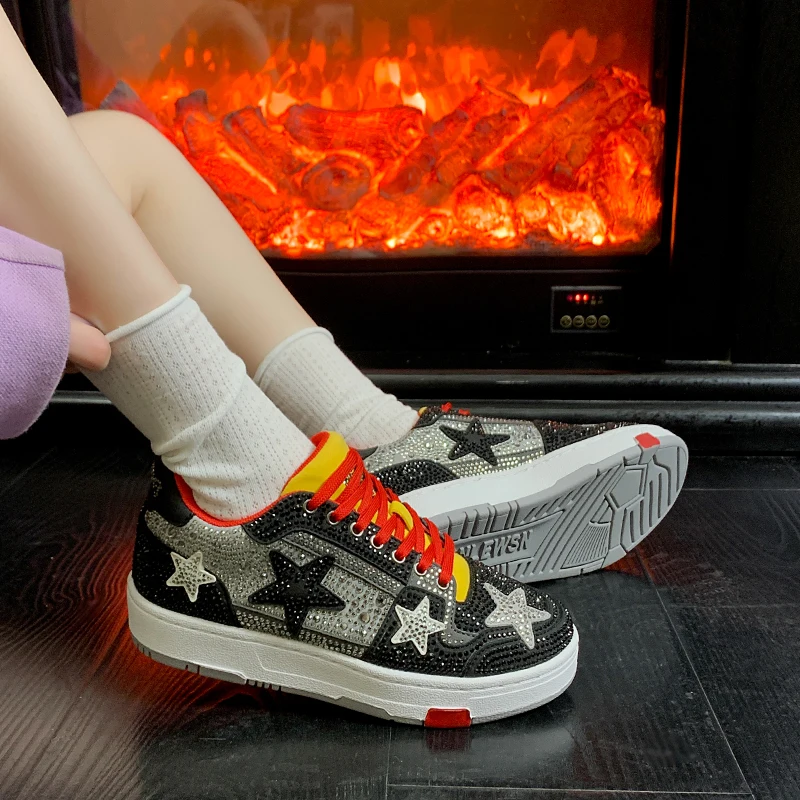 

2026 Autumn New Gradient Color Water Diamond White Shoes Fashion Luxury Thick Soled Sports Shoes Designer Casual Flat Shoes