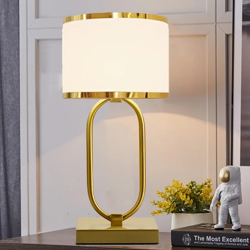 

European Style Cloth Cover Bedside Lamp Modern Creative Luxury Hotel Living Room Model Room Office Metal Decoration Desk Lamp