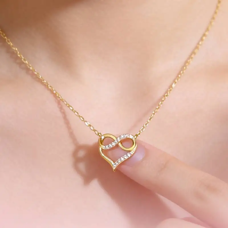 Huitan Romantische Herz-Anhänger-Halskette für Damen mit glänzendem CZ-Besatz, elegantes Hochzeits- und Verlobungs-Accessoire für Damen, Schmuck, schickes Geschenk