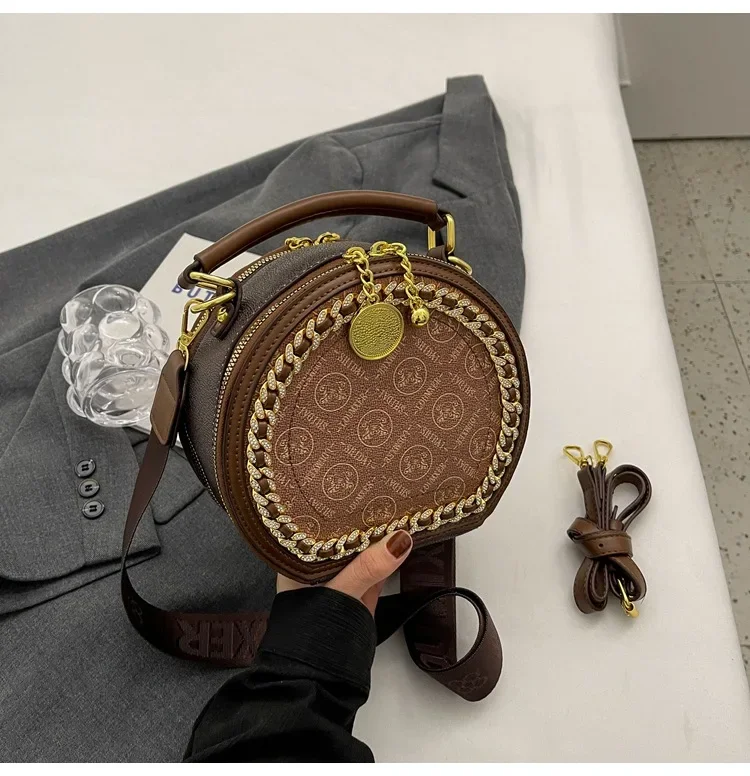 

2025 Новая французская нишевая круглая сумка-коробка в стиле ретро — высококачественная цепочка, модная универсальная сумка через плечо/мессенджер/ручная