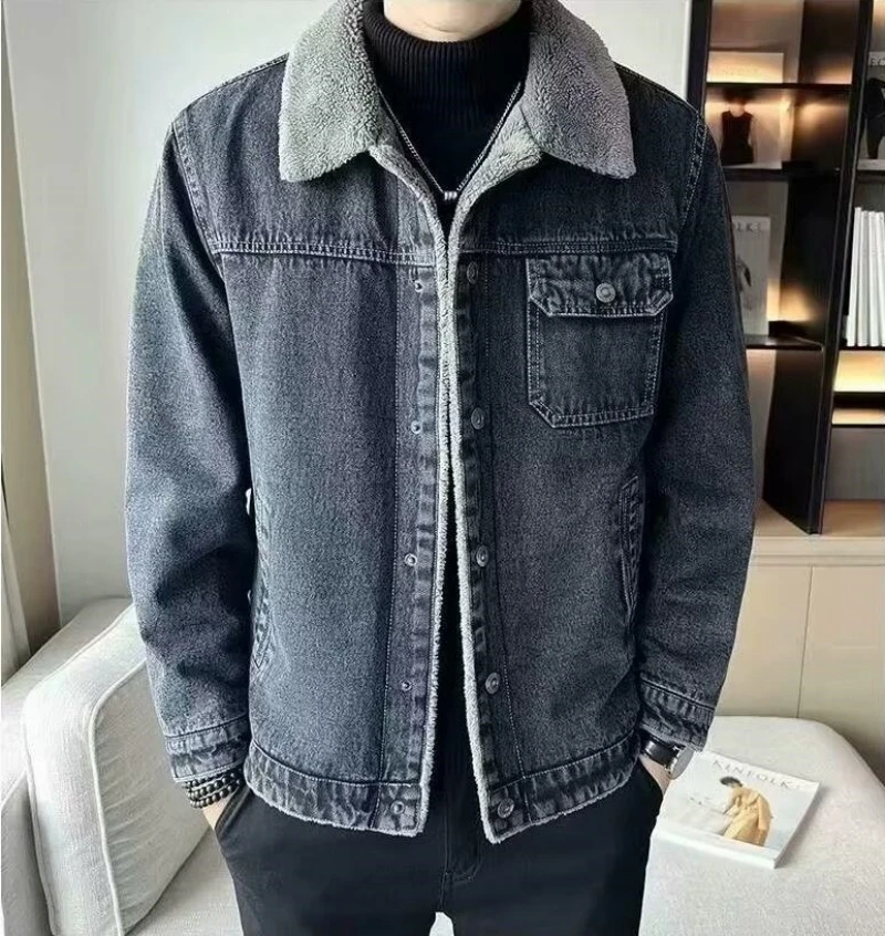 

Winter New Men's Denim Coat Men's Plush Thickened Lamb Fleece Collar Casual Jacket Large Design Feel Loose Denim Coat Men Jacket