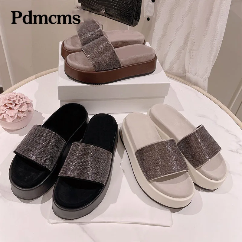 

2025 Summer Designer Outdoor Flat Slides Ladies Slides Crystal Chain Slippers Women Open Toe Casual Beach Slippers Flipflops