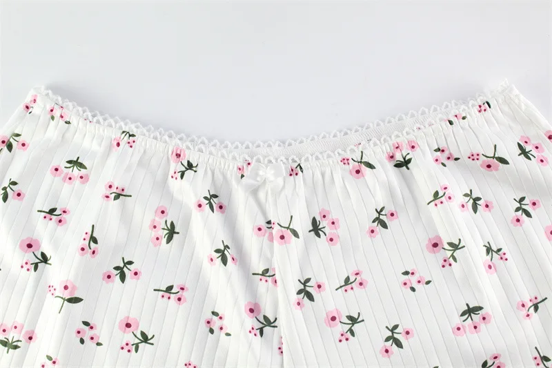 Y2K süßes Ditsy-Blumen-Pyjama-Set für Damen, geripptes Strick-Cami-Crop-Top und Rüschen-Shorts, zweiteilige Loungewear, Nachtwäsche mit Spitzenbesatz, Neu – Detail 13