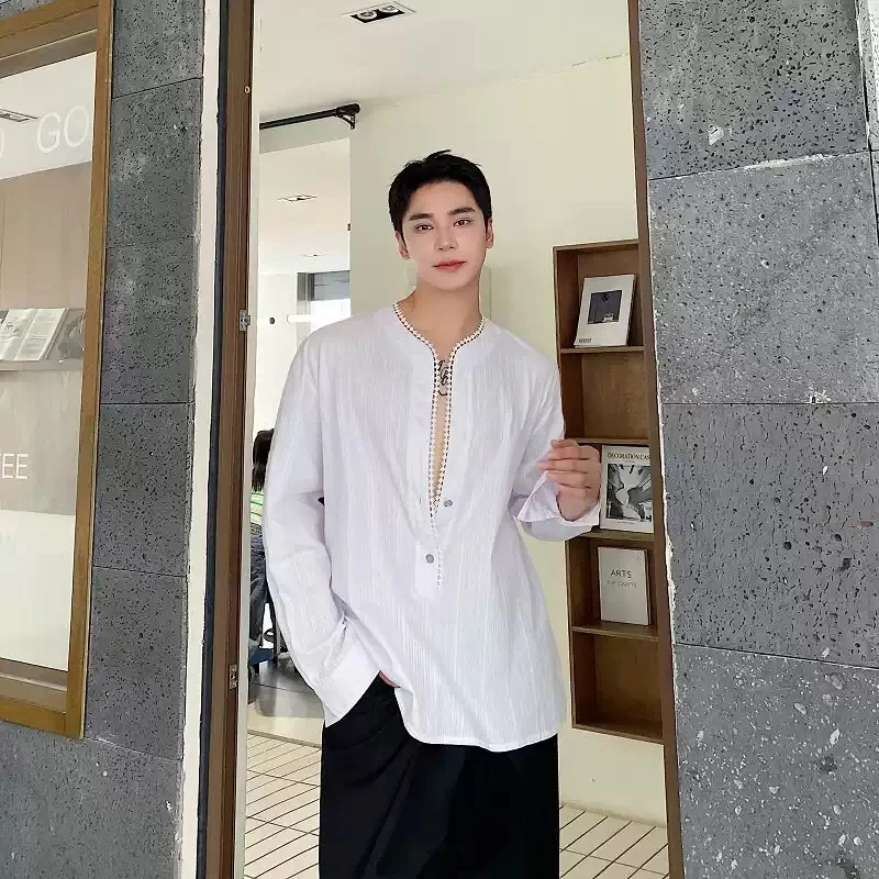 

Французские модные белые рубашки с глубоким V-образным вырезом и длинными рукавами для мужчин, универсальные топы в отпускном стиле с кружевными вставками, высокое качество