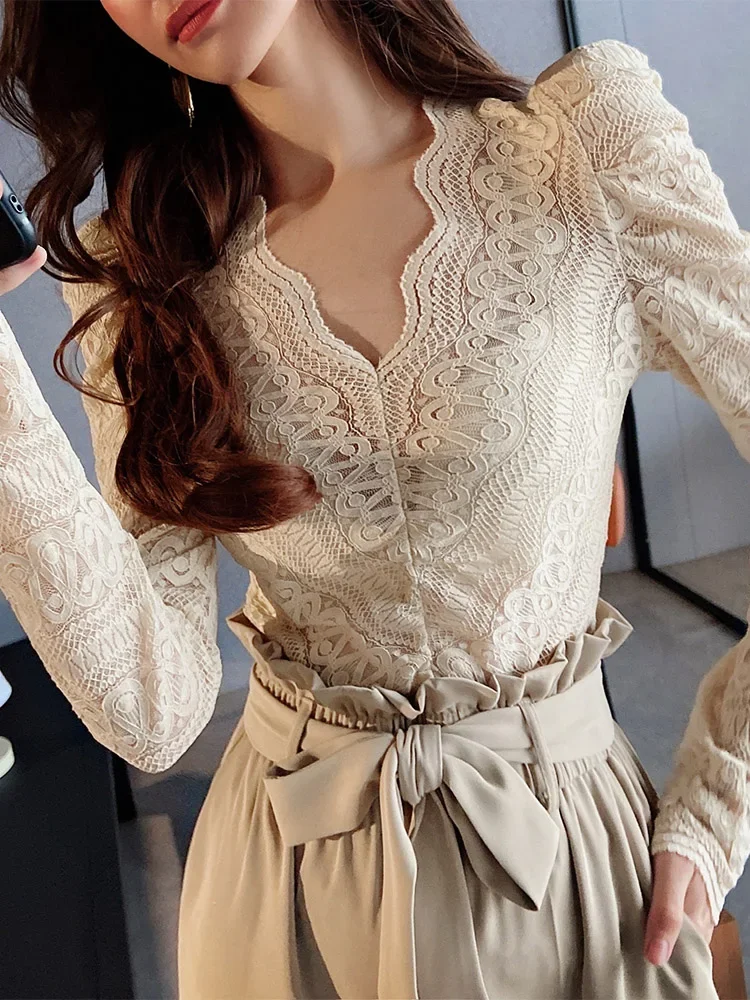 2025 New Sexy Slim-fitting Wavy V-neck Bottoming Shirt Autumn and Winter Women's Romantic Lace Inside Long-sleeved Top Apricot