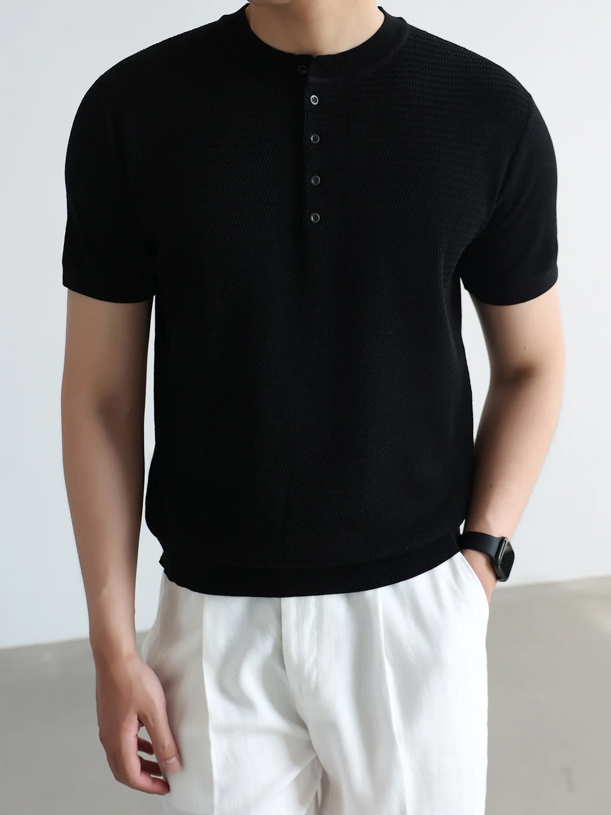 Lightweight Silk Henry Collar Short Sleeve T-Shirt Men's Summer Business Casual Moisture Wicking Standard Fit T-Shirt