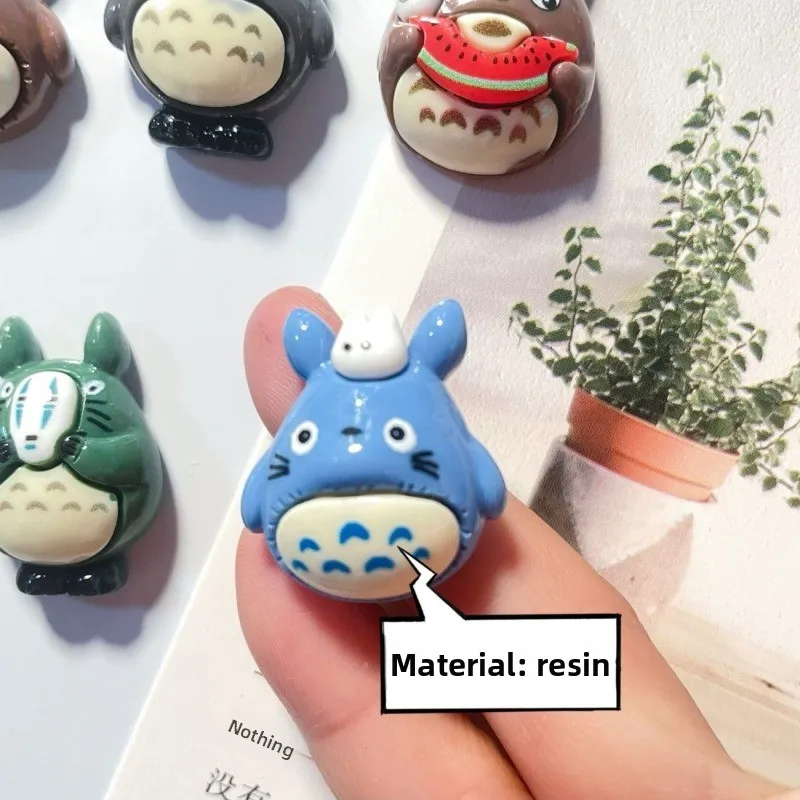 5 Stück My Neighbor Totoro Kühlschrankmagnete aus Kunstharz, niedliche dekorative Kühlschrankaufkleber, vielseitig einsetzbare Kunstharz-Ornamente für Zuhause – Detail 3