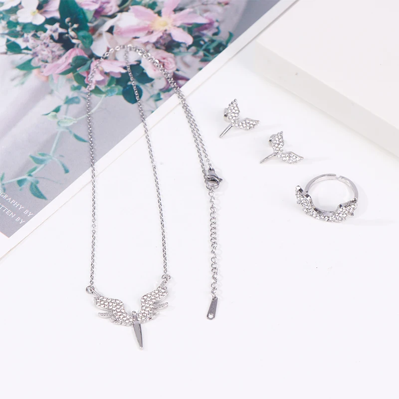 3Pcs/set Fashionable Cute Micro-embellished Angel Wings Earrings Necklace Ringd Set Classic Pendant Evening Clavicle Chain