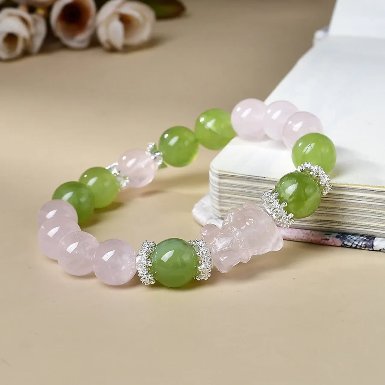 

Natural Green Grape Milk Cover Powder Crystal Bear Bracelet Women's Light Luxury Fashion Lucky Bracelet, Gift