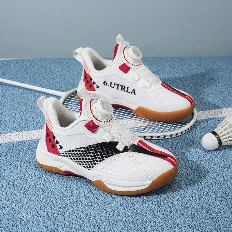 Children's breathable and lightweight badminton shoes, suitable for students and providing good grip during exercise.