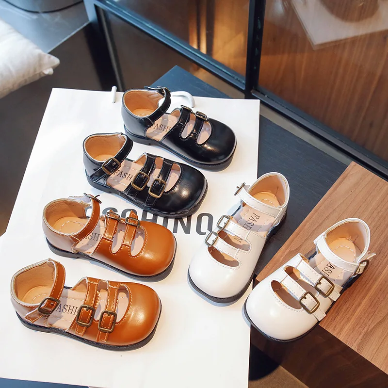 Sepatu sandal kulit anak perempuan, sepatu sandal bayi perempuan, sepatu putri Hollow-out, sepatu kulit gaya Inggris, sandal anak-anak baru 2024