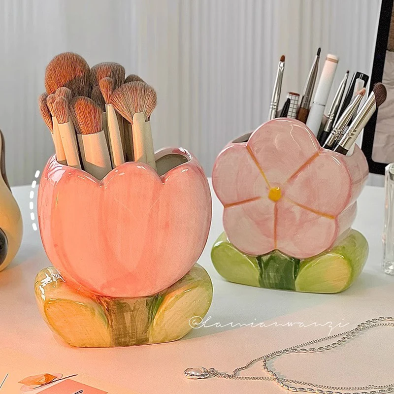 Imagem -02 - Tulipa Flower Pen Holder Organizador de Mesa de Cerâmica Cute Girl Desk Caixa de Armazenamento de Escritório Estética de Papelaria Prateleira Material Escolar