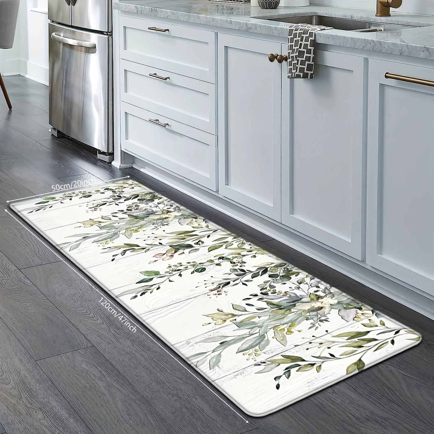 Non-slip and eye-catching, these green plants add a touch of nature to your cooking space and are perfect for the kitchen.