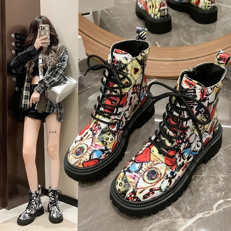 2024 Autumn New Color blocked Fashion Boots Women's Printed Graffiti Series Versatile Short Boots zapatos mujer