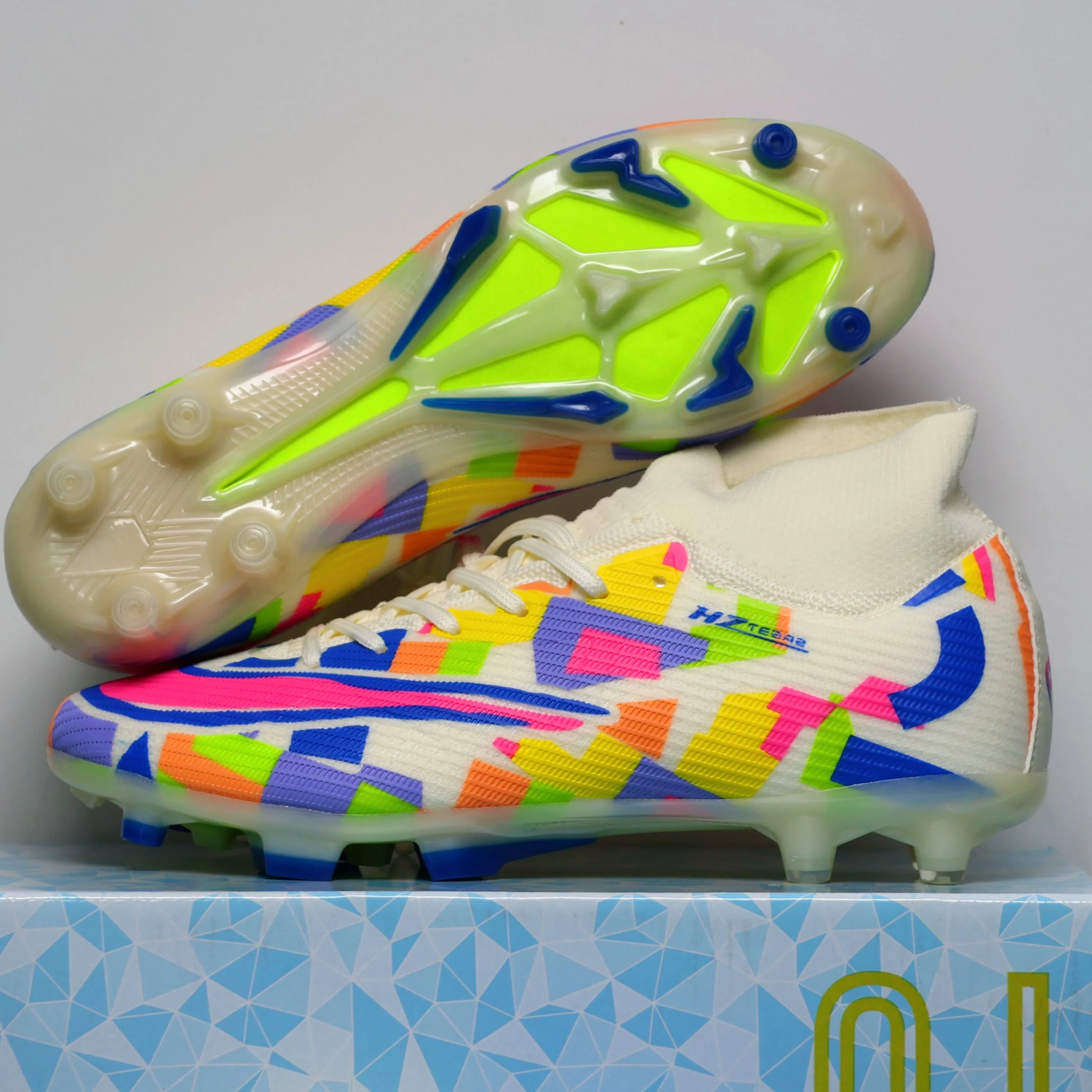 2440FG Ultralight Mens Soccer Shoes Non-Slip Turf Soccer Cleats for Kids TF/FG Training Football Sneakers Chuteira Campo 35-45
