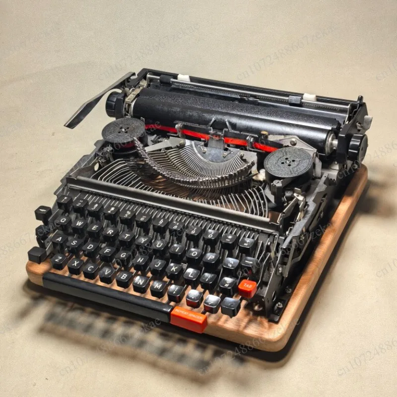 Retro industrial wind machinery typewriter, home cultural and tourism soft decoration ornament