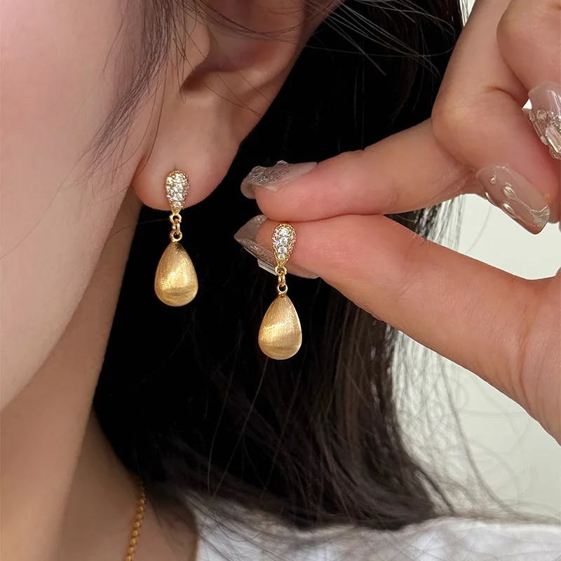 

Sterling Silver Plated Zircon Teardrop Earrings,French Retro Minimalist Stud Earrings for Women,Daily Commute Luxury Ear Jewelry